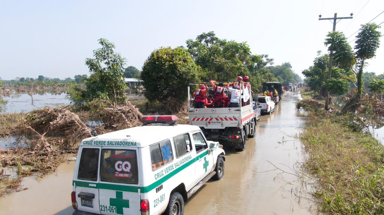 Rescatistas salvadoreños en Honduras inician evacuaciones de familias ante amenaza por Iota rescatistas-salvadorenos-en-honduras-inician-evacuaciones-de-familias-ante-amenaza-por-iota